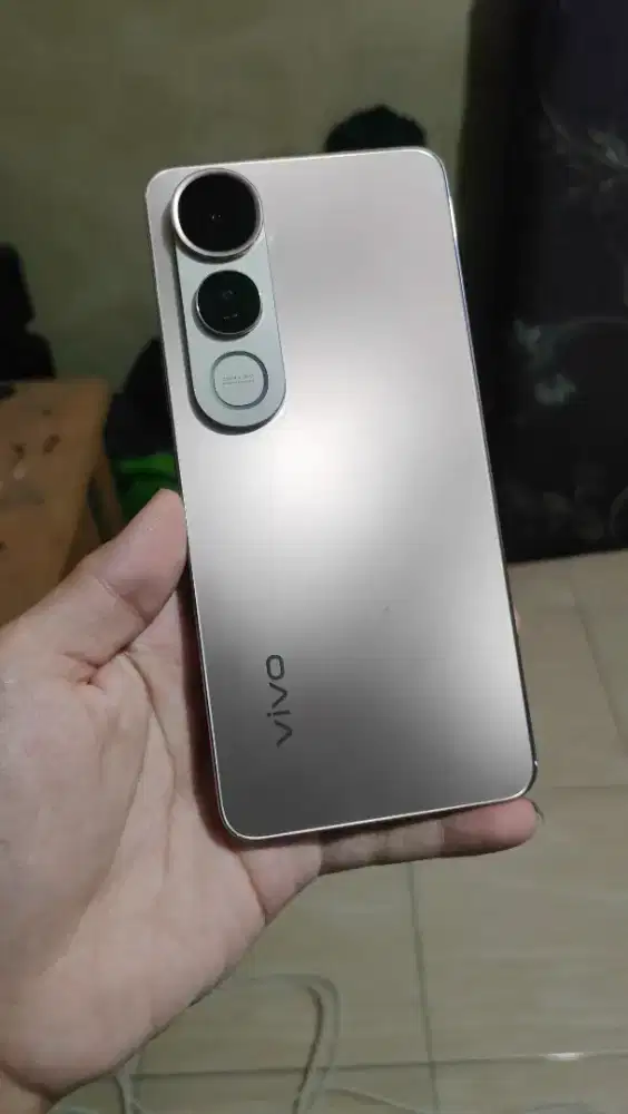 Dijual Murah bsa TT VIVO V50 LITE 5G 12/512GB Likenew Garansi 11bln