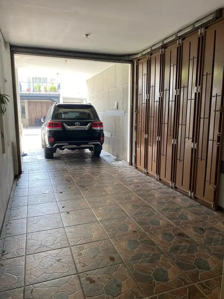 Rumah 2 Lantai Bagus Furnished di Cluster Sutera Victoria