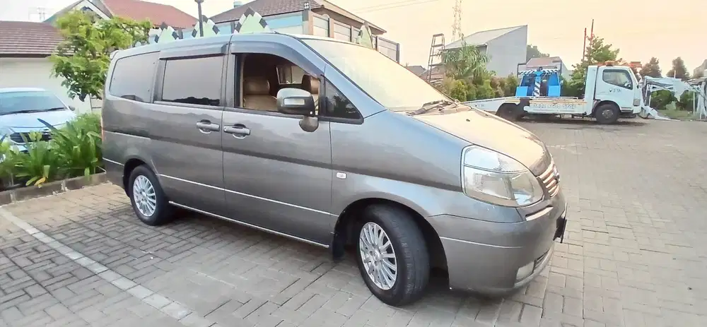 Nissan Serena 2011 Bensin