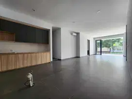 Rumah Mewah baru Hook Alam Sutera depan Sports Club