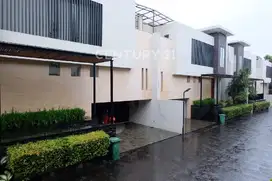 SASAK RESIDENCE TOWNHOUSE STRATEGIS DEKAT SEKOLAH PERANCIS/MRT
