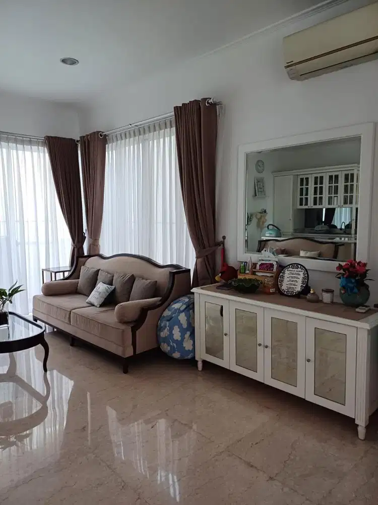 Termurah! For Sale Rumah Double Decker with private garden Bernuansa m