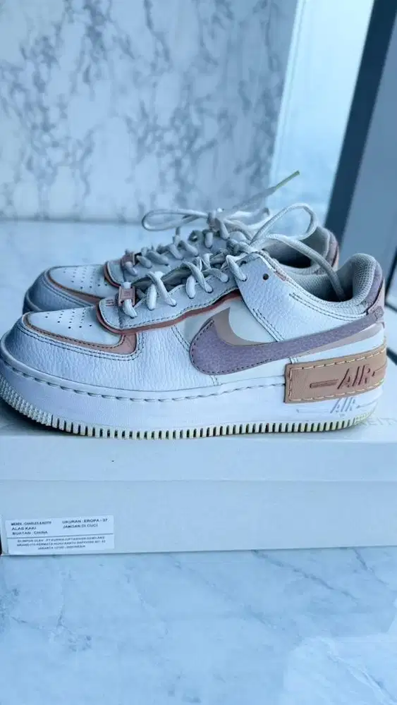 NIKE AIR FORCE 1