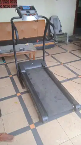 Dijual Treadmill elektrik merk KETLER BERLIN 1