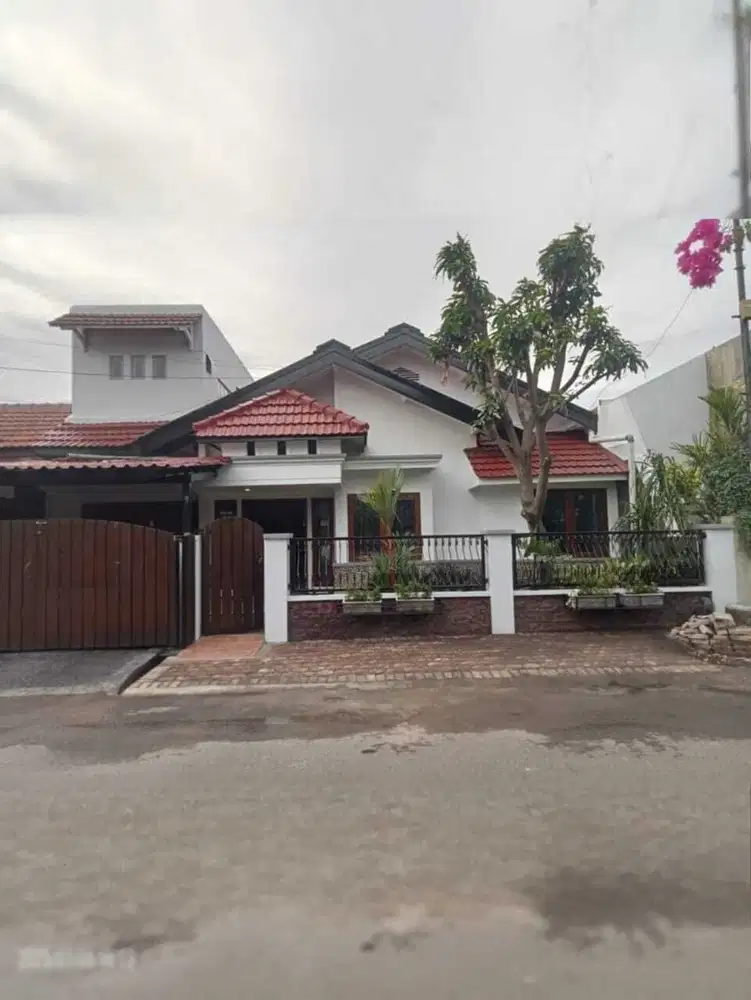 FOR SALE RUMAH SIAP HUNI 1,5 LANTAI ROW JALAN LEBAR DI BARUK KUS 75