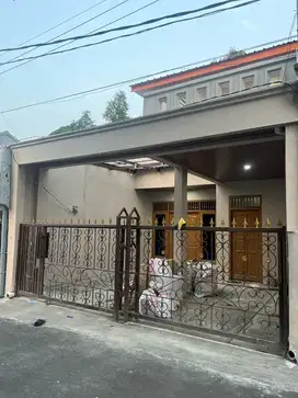 RUMAH baru siap huni 2 lantai di Bale Kambang, Condet Jaktim