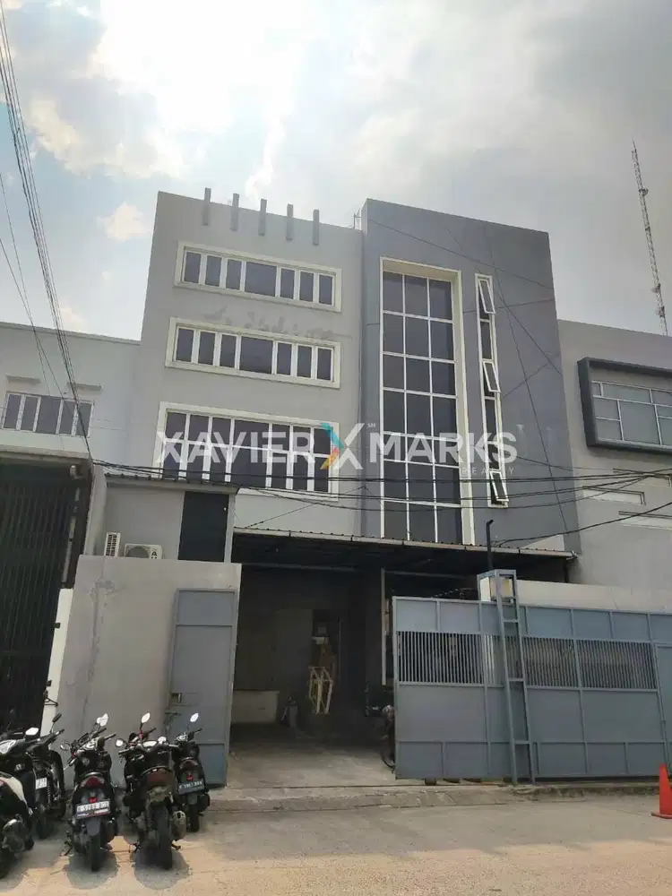 GUDANG PIK MUARA KARANG PLUIT JAKARTA UTARA Akses truk Container 40 ft