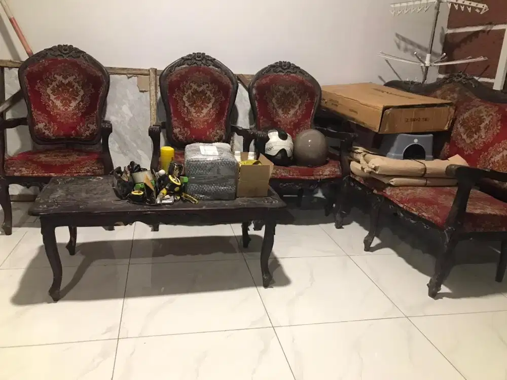 Furnitur bekas antik