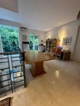DIJUAL RUMAH MEWAH CANTIK SIAP HUNI DI JL. MULAWARMAN KEBAYORAN BARU J
