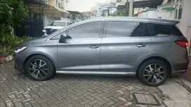 BYD M6 Seperti Baru