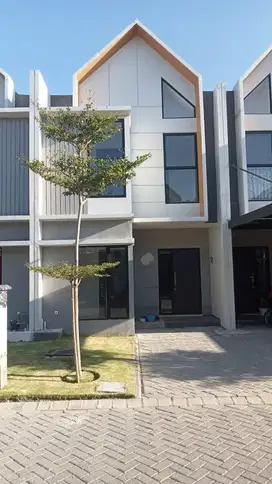 RUMAH 2 LANTAI MINIMALIS EASTERN PARK SUKOLILO, BAGUS