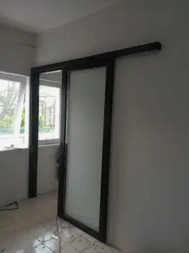 Kusen aluminium pintu aluminium partisi aluminium kaca