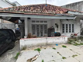 Rumah Hit tanah Cideng Jl Batang Hari Butuh uang