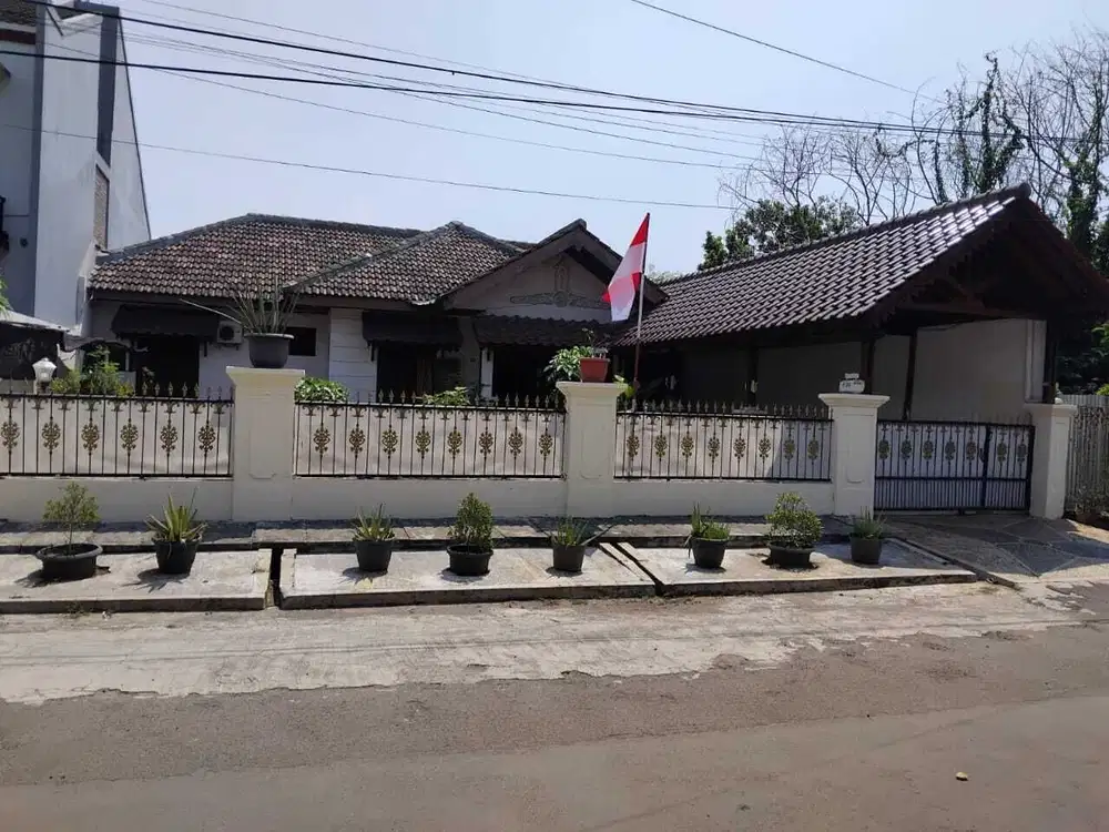 Dijual rumah luas dan asri di perumahan jaka permai bekasi