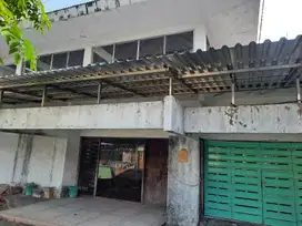 rumah di Manyar Kertoarjo