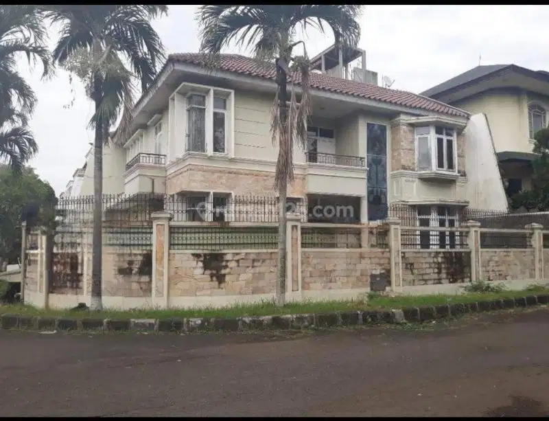 Dijual Rumah Hook 2lt di Perumahan Permata Buana