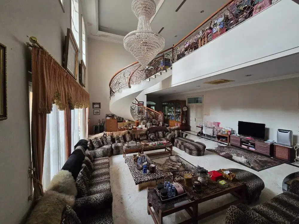 TURUN HARGA!! FOR SALE RUMAH SIAP HUNI MENDEKATI NJOP DI MEGA KUNINGAN