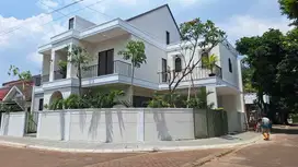 Dijual Rumah Cantik Estetik di Kencana Loka BSD Kondisi Semifurnish