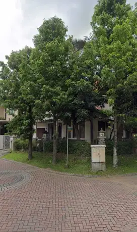 2 Lantai Bagus Terawat Rumah Graha Family Surabaya