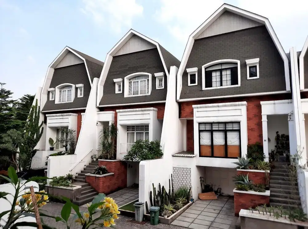 DISEWAKAN RUMAH BAGUS SIAP HUNI DI DEPLU VETERAN JAKARTA SELATAN