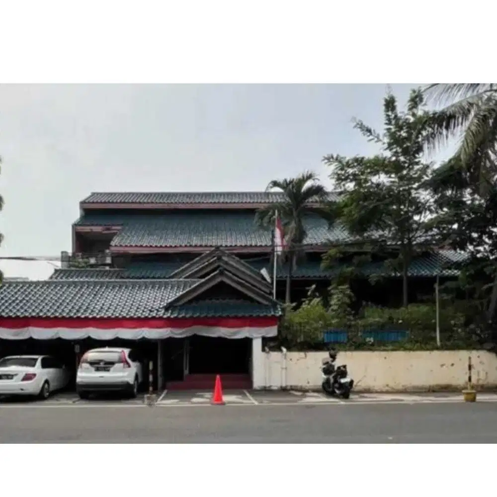 Rumah Tua Cocok Untuk Tempat Usaha di Senayan