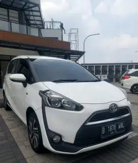 Toyota Sienta V AT Matic 2016
