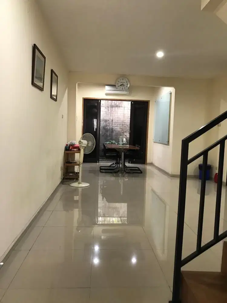 Dijual Cepat Rumah Nyaman dan Siap Huni 2 LT di Mandar Bintaro