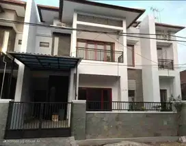 ARAYA 2 SEMI FURNISHED ‼️ Disewakan Rumah Galaxy Bumi Permai 2 Lantai