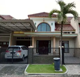 RUMAH VILLA BUKIT MAS Carport 2