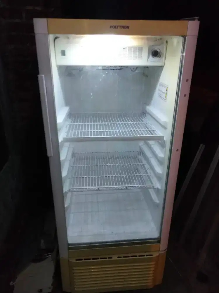 Kulkas Polytron baru buka dos