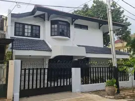 Jual murah rumah siap huni Hook Pondok Indah Jaksel