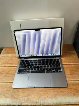 Macbook Air 13 inch M2 16GB 256GB IBOX Second Like New