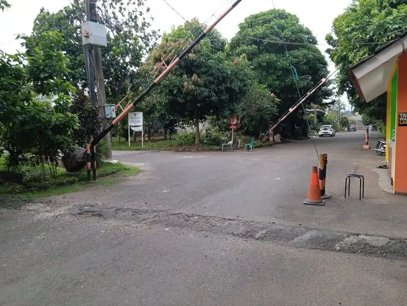 Rumah rapi, siap huni di Graha Raya Bintaro