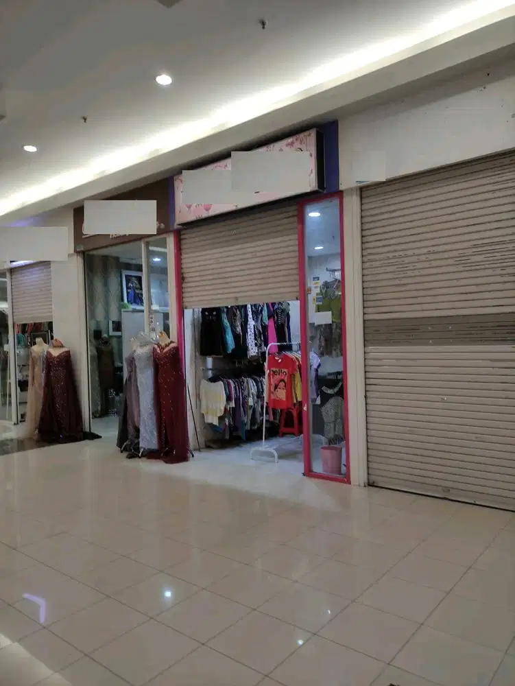 DIJUAL STAND ROYAL PLAZA WONOKROMO SURABAYA RON.A1638