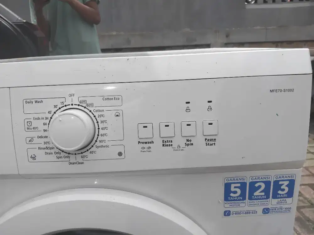 Mesin cuci midea MFE70-S1002