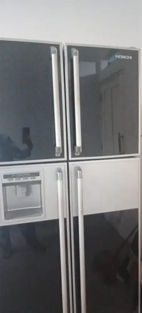 KULKAS 2 PINTU Hitachi