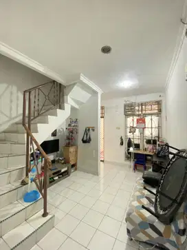 Dijual Rumah Murah 2 Lantai di Taman Palem Lestari