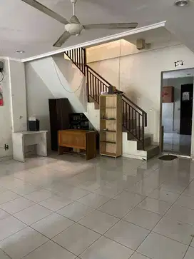 DIJUAL CEPAT RUKO SIAP PAKAI HARGA DIBAWAH NJOP DI JL. PIER TENDEAN M