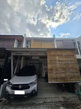 Rumah 2 Lantai SHM 6 Menit ke Terminal Sawangan Hadap Timur J-37086