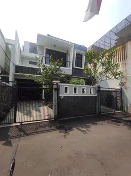 DIJUAL RUMAH SUNTER AGUNG PERMAI UKU 10X18 STRATEGIS RAPI HDP SELATAN HRG MENARIK