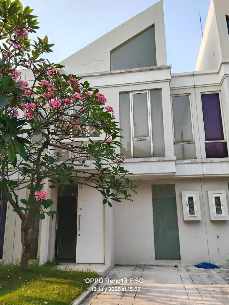 Dijual Rumah Siap Huni di Grand Pakuwon dekat Pakuwon Mall Citraland