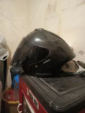 Helm JS Armor bekas