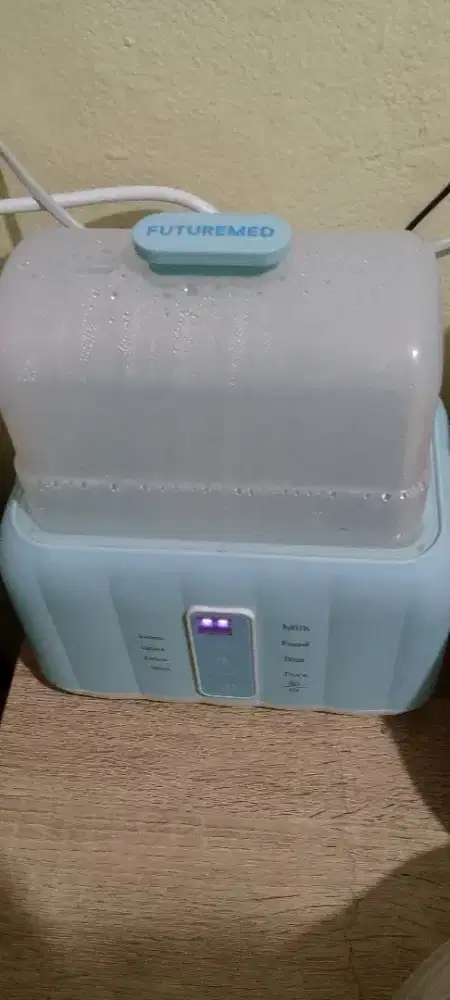 Alat steril botol susu bayi