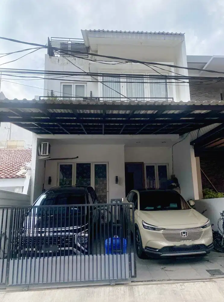 DIJUAL CEPAT RUMAH 3 LANTAI KAWASAN KELAPA HIBRIDA KELAPA GADING