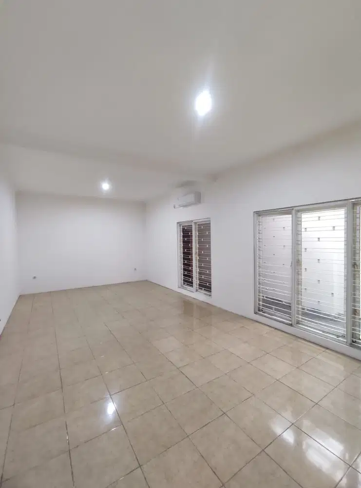 Rumah Disewa Bisa Untuk Rumah/Kantor di Kemang