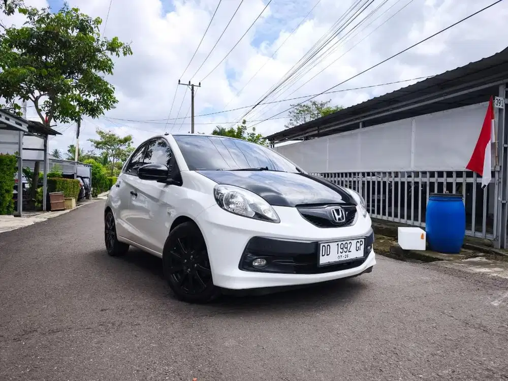 Honda Brio E AT tahun 2015 tangan pertama