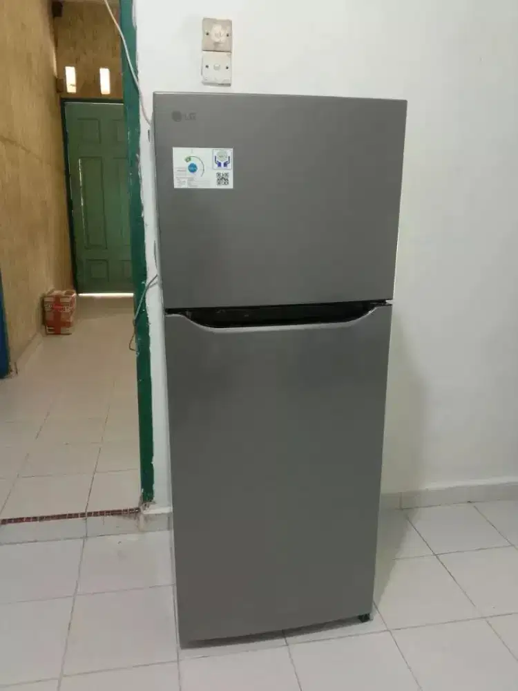 KULKAS LG 2 PINTU