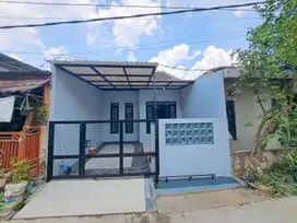Rumah 16 Menit ke Mall Paradise Walk Serpong Dibantu KPR J-37095
