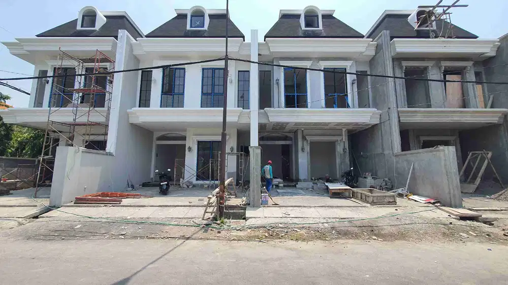 Jual Rumah Baru American Style Dharmahusada Indah Surabaya