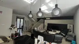 Rumah wiyung dekat pakuwon indah citraland graha famili